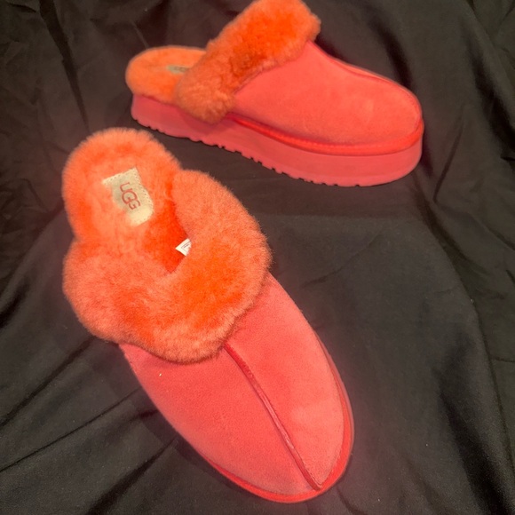 ⭐️FALL SALE⭐️ UGG Slippers. Pink/Coral. Sz 10 - Picture 1 of 7